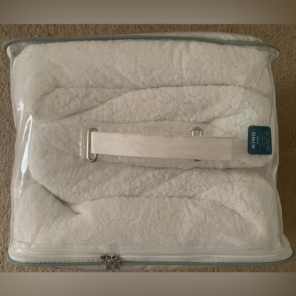 Biddeford Reversible Heated Mattress Pad - Picture 2 of 5